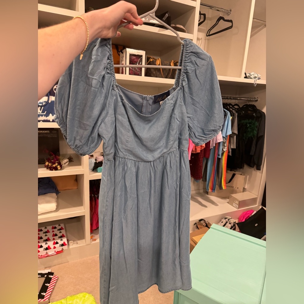 Francesca’s blue mini dress
